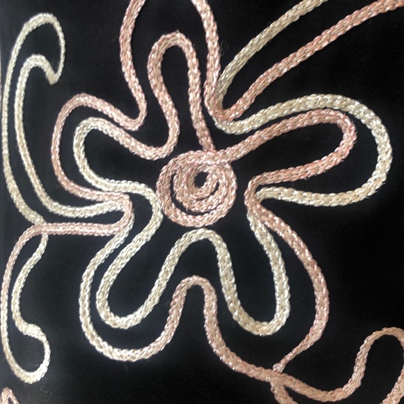 Sleeveless black top. NWOT - Picture 3 of 6